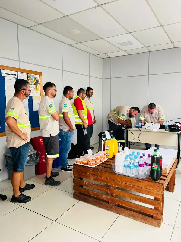 Orientações sobre cuidado com pneus para a equipe da Transporte Lorenzi.