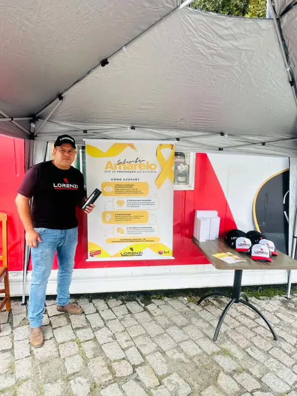 Motoristas da Transporte Lorenzi em palestra do Setembro Amarelo em Antonina.